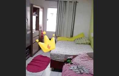 Imagem: A casa possui 3 Dormitórios, 2 Banheiros, 1 Vaga na garagem