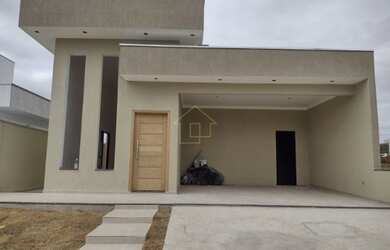 Imagem: A casa em condomínio possui 3 Dormitórios, 3 Banheiros, 2