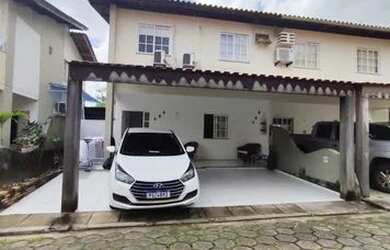 Imagem: A casa em condomínio possui 3 Dormitórios, 3 Banheiros, 2