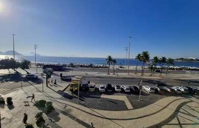 Imagem: O apartamento possui 4 Dormitórios, 3 Banheiros, 1 Vaga na