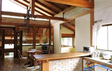 Imagem: A casa em condomínio possui 5 Dormitórios, 5 Banheiros, 5