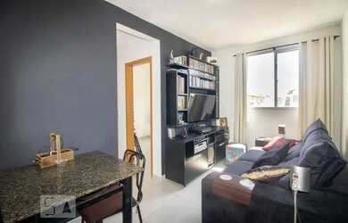 Imagem: O apartamento possui 2 Dormitórios, 1 Banheiro, 1 Vaga na garagem