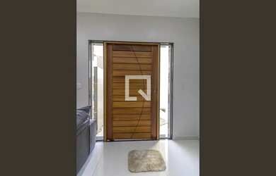 Imagem: A casa em condomínio possui 5 Dormitórios, 5 Banheiros, 2