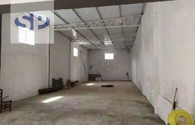 Imagem: O depósito para alugar possui 1 Vaga na garagem e 400m² de