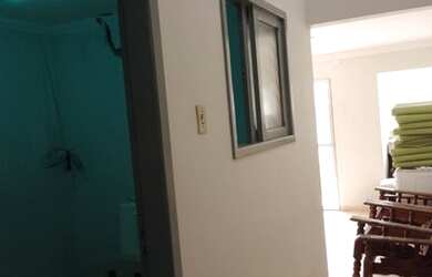 Imagem: A casa possui 2 Dormitórios, 1 Banheiro, 1 Vaga na garagem