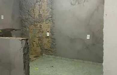 Imagem: A casa possui 4 Dormitórios, 1 Banheiro e está localizado