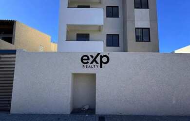 Imagem: O apartamento possui 3 Dormitórios, 1 Banheiro, 2 Vagas na