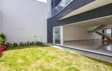 Imagem: A casa em condomínio possui 3 Dormitórios, 4 Banheiros, 3