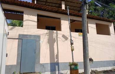 Imagem: A casa possui 2 Dormitórios, 1 Banheiro, 4 Vagas na garagem