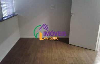 Imagem: O depósito possui 2 Vagas na garagem, 80m² de Área e está