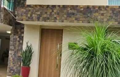 Imagem: A casa em condomínio possui 4 Dormitórios, 5 Banheiros, 4