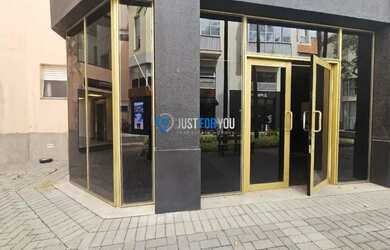 Imagem: O depósito possui 1 Vaga na garagem e 120m² de Área e está