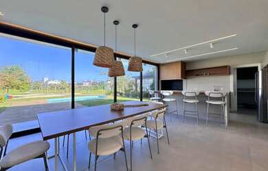 Imagem 9: Sobrado a venda em Condomínio de Luxo em Xangri-lá Finamente decorado...