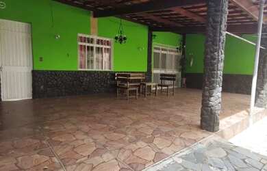 Imagem: A casa à venda possui 4 Dormitórios, 2 Banheiros, 4 Vagas