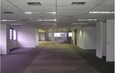 Imagem: O depósito possui 5 Vagas na garagem, 1.142m² de Área e