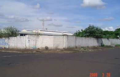 Imagem: O terreno possui 5.000m² de Área, Imóvel novo e está localizado