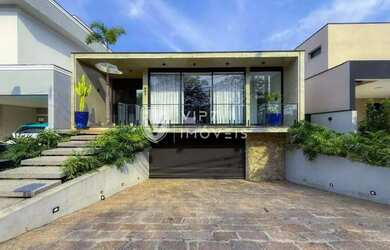 Imagem: A casa em condomínio possui 3 Dormitórios, 5 Banheiros, 2