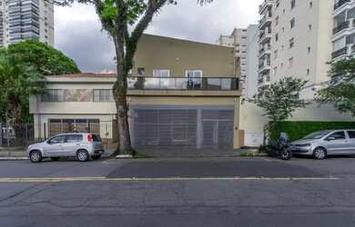 Imagem: O depósito possui 5 Vagas na garagem, 150m² de Área e está