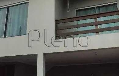 Imagem: A casa possui 3 Dormitórios, 3 Banheiros, 5 Vagas na garagem