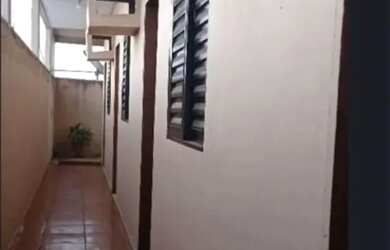 Imagem: A kitnet possui 1 Banheiro e Varanda e está localizado em Distrito