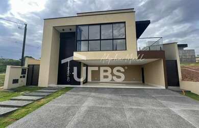 Imagem: A casa em condomínio possui 3 Dormitórios, 5 Banheiros, 4