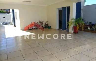 Imagem: A casa possui 3 Dormitórios, 4 Banheiros, 4 Vagas na garagem