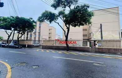 Imagem: O apartamento possui 2 Dormitórios, 2 Banheiros, 1 Vaga na