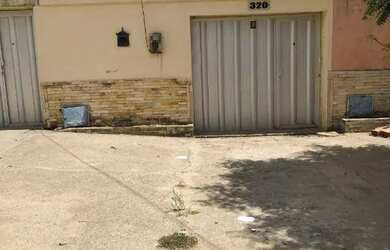 Imagem: A casa possui 2 Dormitórios, 2 Banheiros, 77m² de Área e