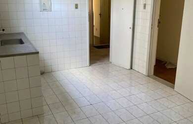 Imagem 8: Apartamento com 2/4 com dependência no Politeama de Cima