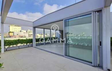 Imagem: O apartamento na cobertura possui 3 Dormitórios, 5 Banheiros