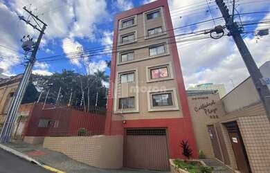 Imagem: O apartamento possui 1 Dormitório, 1 Banheiro, 1 Vaga na garagem