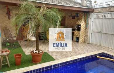 Imagem: A casa possui 3 Dormitórios, 3 Banheiros, 172m² de Área e