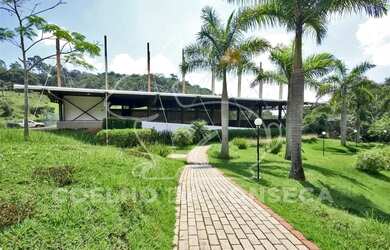 Imagem: A casa em condomínio possui 4 Dormitórios, 3 Banheiros, 2