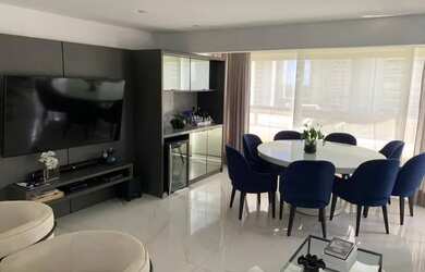 Imagem: O apartamento possui 2 Dormitórios, 3 Banheiros, 2 Vagas na