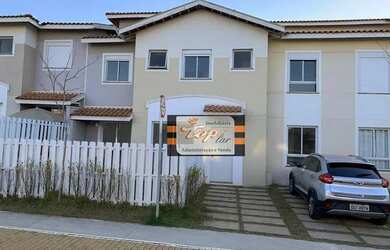 Imagem: A casa possui 3 Dormitórios, 1 Banheiro, 2 Vagas na garagem