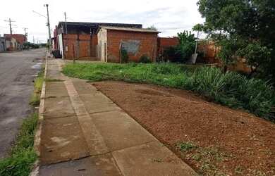 Imagem: O terreno está localizado em Jardim Umuarama Ii, Cuiabá à