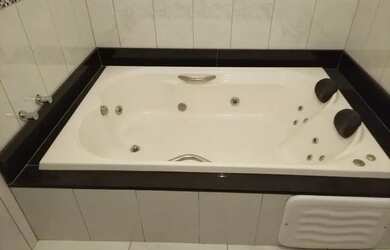 Imagem 5: Linda Casa. Churrasqueira, 300m² de Área, 5 Vagas na garageme4 Dormitórios