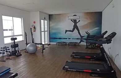 Imagem: O apartamento possui 2 Dormitórios, 1 Banheiro, 1 Vaga na garagem