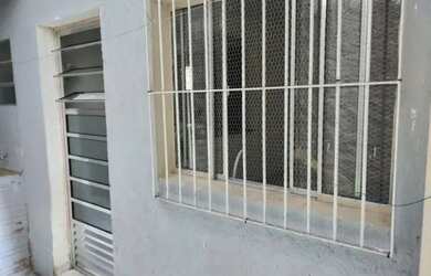 Imagem: A casa possui 1 Dormitório, 1 Banheiro, 36m² de Área e está