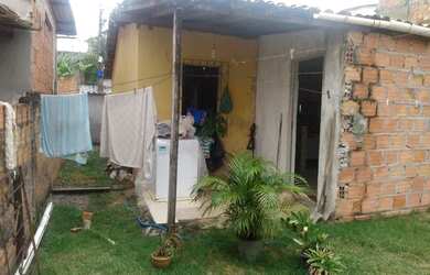 Imagem: A casa possui 2 Dormitórios, 1 Banheiro, 1 Vaga na garagem