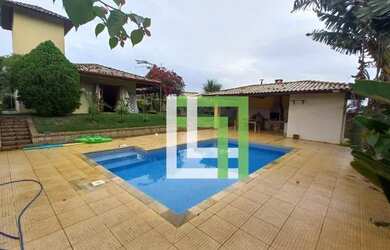 Imagem: A casa em condomínio possui 3 Dormitórios, 3 Banheiros, 4