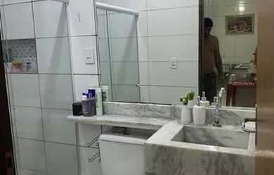 Imagem: A casa possui 2 Dormitórios, 1 Banheiro, 1 Vaga na garagem