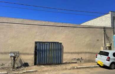 Imagem: A casa possui 2 Dormitórios e está localizado em Ceilândia