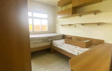 Imagem: A casa possui 3 Dormitórios, 3 Banheiros, 2 Vagas na garagem