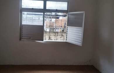 Imagem: A casa possui 1 Dormitório, 1 Banheiro, 38m² de Área e está