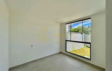 Imagem 8: Oportunidade Única em Manguinhos Duplex com 4 Quartos e Acabamento Premium