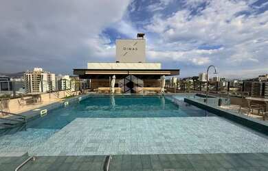 Imagem: O apartamento possui 1 Dormitório, 1 Banheiro, 1 Vaga na garagem