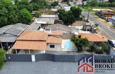 Imagem: A casa possui 2 Dormitórios, 4 Banheiros, 440m² de Área