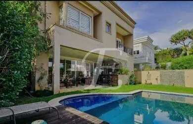 Imagem: A casa em condomínio possui 4 Dormitórios, 5 Banheiros, 3