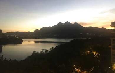 Imagem: O apartamento possui 1 Dormitório, 3 Banheiros, 2 Vagas na